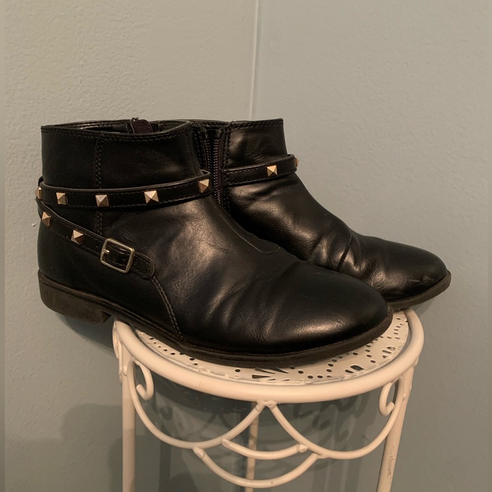 Black stud girls booties